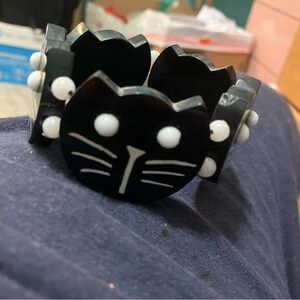 - Vintage galalith stretch bangle bracelet kitty cats black
